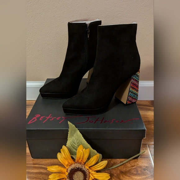 Betsey Johnson Raylan Ankle Boot Size 5.5M NIB - Picture 6 of 10